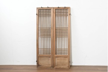 中国アンティーク建具　1900年頃　端正な格子組みが趣深い両開き戸2枚(1対)セット　(R-089949)