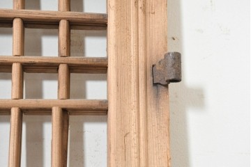 中国アンティーク建具　1900年頃　端正な格子組みが趣深い両開き戸2枚(1対)セット　(R-089949)