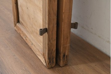 中国アンティーク建具　1900年頃　端正な格子組みが趣深い両開き戸2枚(1対)セット　(R-089949)