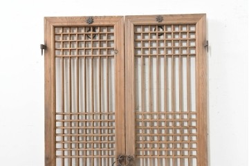 中国アンティーク建具　1900年頃　端正な格子組みが趣深い両開き戸2枚(1対)セット　(R-089950)