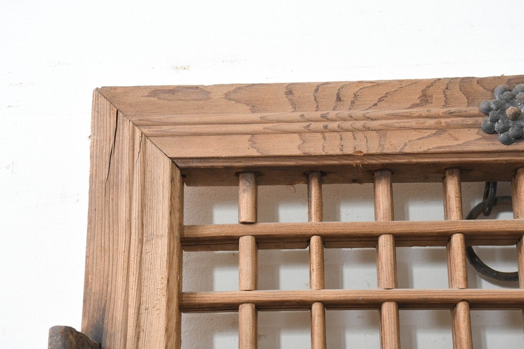 中国アンティーク建具　1900年頃　端正な格子組みが趣深い両開き戸2枚(1対)セット　(R-089950)