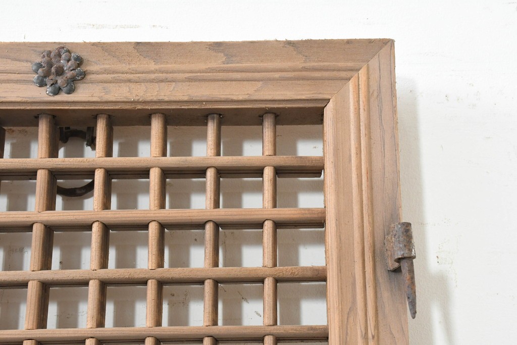 中国アンティーク建具　1900年頃　端正な格子組みが趣深い両開き戸2枚(1対)セット　(R-089950)