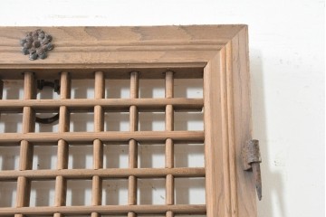 中国アンティーク建具　1900年頃　端正な格子組みが趣深い両開き戸2枚(1対)セット　(R-089950)