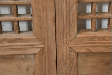 中国アンティーク建具　1900年頃　端正な格子組みが趣深い両開き戸2枚(1対)セット　(R-089950)