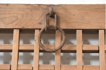 中国アンティーク建具　1900年頃　端正な格子組みが趣深い両開き戸2枚(1対)セット　(R-089950)