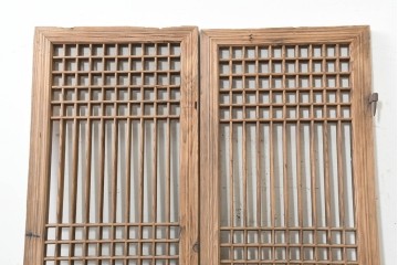 中国アンティーク建具　1900年頃　端正な格子組みが趣深い両開き戸2枚(1対)セット　(R-089951)