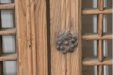 中国アンティーク建具　1900年頃　端正な格子組みが趣深い両開き戸2枚(1対)セット　(R-089951)