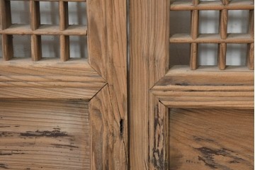 中国アンティーク建具　1900年頃　端正な格子組みが趣深い両開き戸2枚(1対)セット　(R-089951)