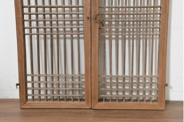 中国アンティーク建具　1900年頃　李朝風建具　均整の取れた格子意匠が魅力の窓2枚(1対)セット　(R-089952)