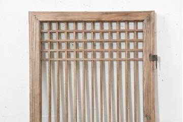 中国アンティーク建具　1900年頃　李朝風建具　均整の取れた格子意匠が魅力の窓1枚　(R-089954)