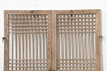 中国アンティーク建具　1900年頃　李朝風建具　均整の取れた格子意匠が魅力の窓2枚(1対)セット　(R-089955)