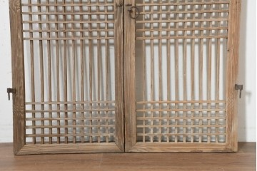 中国アンティーク建具　1900年頃　李朝風建具　均整の取れた格子意匠が魅力の窓2枚(1対)セット　(R-089955)