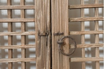中国アンティーク建具　1900年頃　李朝風建具　均整の取れた格子意匠が魅力の窓2枚(1対)セット　(R-089955)