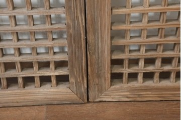 中国アンティーク建具　1900年頃　李朝風建具　均整の取れた格子意匠が魅力の窓2枚(1対)セット　(R-089955)