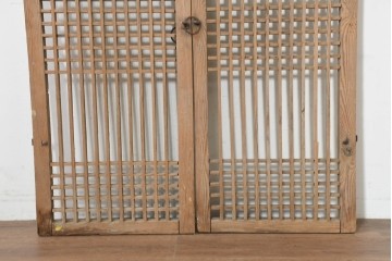 中国アンティーク建具　1900年頃　李朝風建具　均整の取れた格子意匠が魅力の窓2枚(1対)セット　(R-089955)