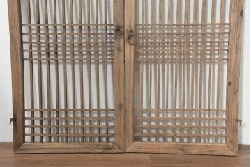 中国アンティーク建具　1900年頃　李朝風建具　均整の取れた格子意匠が魅力の窓2枚(1対)セット　(R-089956)