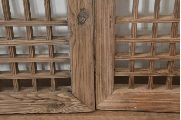 中国アンティーク建具　1900年頃　李朝風建具　均整の取れた格子意匠が魅力の窓2枚(1対)セット　(R-089956)