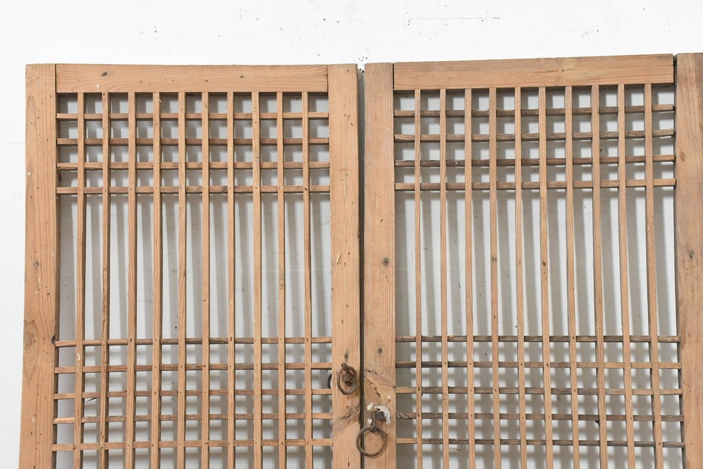 中国アンティーク建具　1900年頃　李朝風建具　均整の取れた格子意匠が魅力の窓2枚(1対)セット　(R-089956)