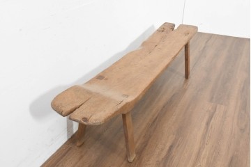 バリアンティーク　1920年から1950年頃　自然な木の形を生かした古材の木製ベンチ　(R-089958)