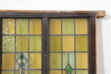 アンティーク建具　ステンドグラス入り　黄緑色のガラスと幾何学模様が美しいフィックス窓1枚　(R-089960)