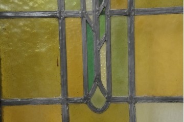 アンティーク建具　ステンドグラス入り　黄緑色のガラスと幾何学模様が美しいフィックス窓1枚　(R-089960)