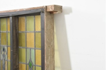 アンティーク建具　ステンドグラス入り　黄緑色のガラスと幾何学模様が美しいフィックス窓1枚　(R-089960)