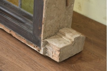 アンティーク建具　ステンドグラス入り　黄緑色のガラスと幾何学模様が美しいフィックス窓1枚　(R-089960)