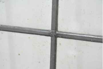 イギリスアンティーク建具　1920年頃　格子意匠が端正なステンドグラス入りフィックス窓1枚　(R-089961)