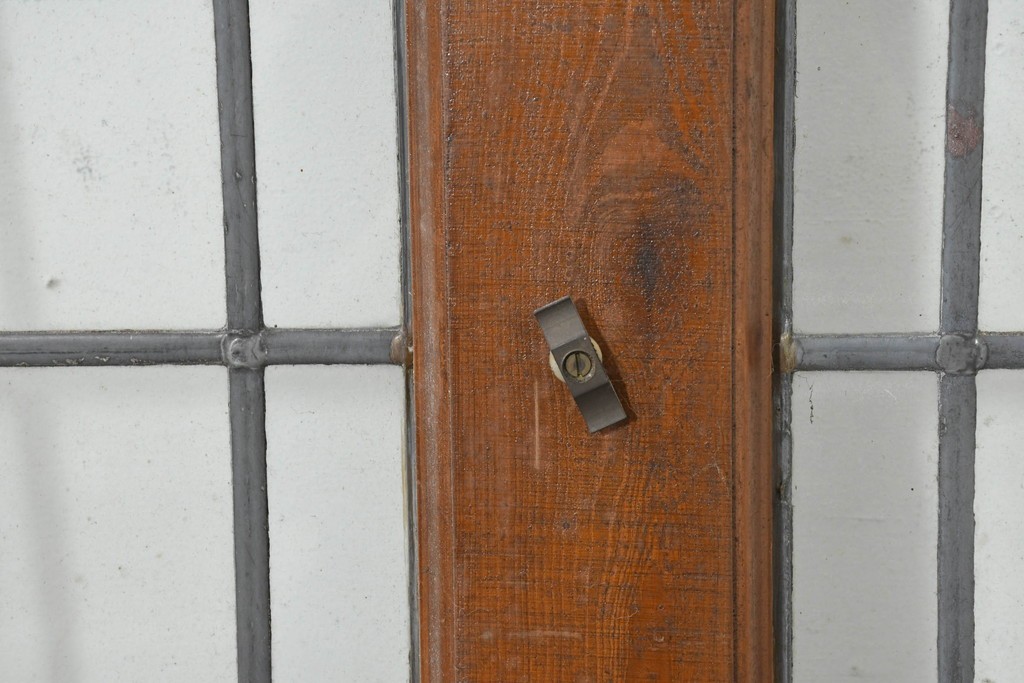 イギリスアンティーク建具　1920年頃　格子意匠が端正なステンドグラス入りフィックス窓1枚　(R-089962)