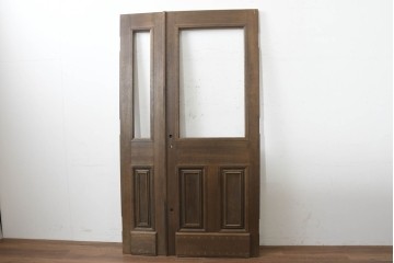 中古建具　特注オーダー品　ナラ無垢材　立体的なパネル意匠が上品な親子ドア2枚(1対)セット　(R-089964)
