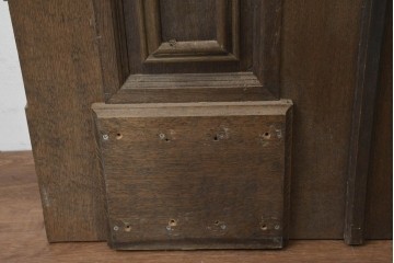 中古建具　特注オーダー品　ナラ無垢材　立体的なパネル意匠が上品な親子ドア2枚(1対)セット　(R-089964)