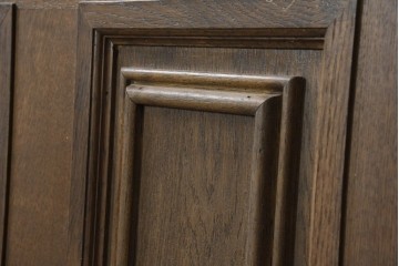中古建具　特注オーダー品　ナラ無垢材　立体的なパネル意匠が上品な親子ドア2枚(1対)セット　(R-089964)