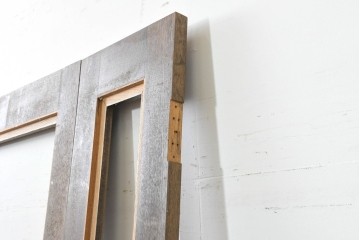 中古建具　特注オーダー品　ナラ無垢材　立体的なパネル意匠が上品な親子ドア2枚(1対)セット　(R-089964)