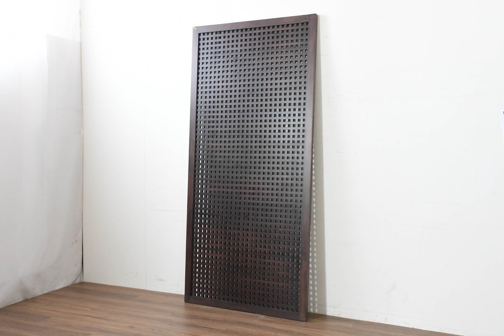 新古　未使用展示品　特大サイズ　落ち着いた色合いの端正なマス目格子パネル1枚　(R-089966)