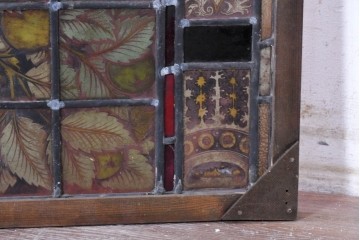フランスアンティーク建具　1900年頃　エナメル絵付け　聖ペテロの名を掲げたステンドグラス1枚　(R-089971)