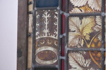 フランスアンティーク建具　1900年頃　エナメル絵付け　円形メダリオンと葡萄文様が印象的なステンドグラス1枚　(R-089972)