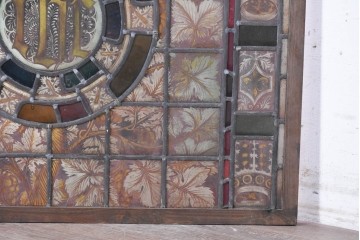 フランスアンティーク建具　1900年頃　エナメル絵付け　聖アンデレの名を掲げたステンドグラス1枚　(R-089974)