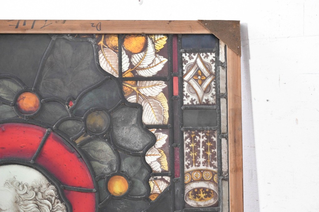 フランスアンティーク建具　1900年頃　エナメル絵付け　鍵と書物を手にした聖人が印象的なステンドグラス2枚セット　(R-089977)