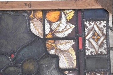フランスアンティーク建具　1900年頃　エナメル絵付け　鍵と書物を手にした聖人が印象的なステンドグラス2枚セット　(R-089977)
