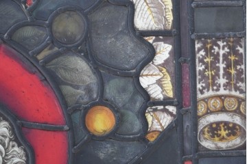 フランスアンティーク建具　1900年頃　エナメル絵付け　鍵と書物を手にした聖人が印象的なステンドグラス2枚セット　(R-089977)