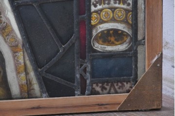 フランスアンティーク建具　1900年頃　エナメル絵付け　鍵と書物を手にした聖人が印象的なステンドグラス2枚セット　(R-089977)