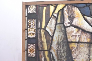 フランスアンティーク建具　1900年頃　エナメル絵付け　鍵と書物を手にした聖人が印象的なステンドグラス2枚セット　(R-089977)