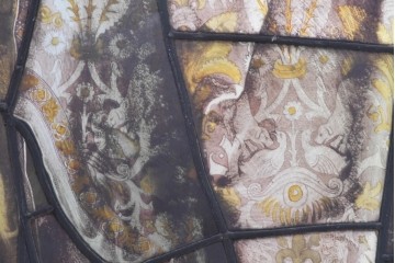 フランスアンティーク建具　1900年頃　エナメル絵付け　鍵と書物を手にした聖人が印象的なステンドグラス2枚セット　(R-089977)