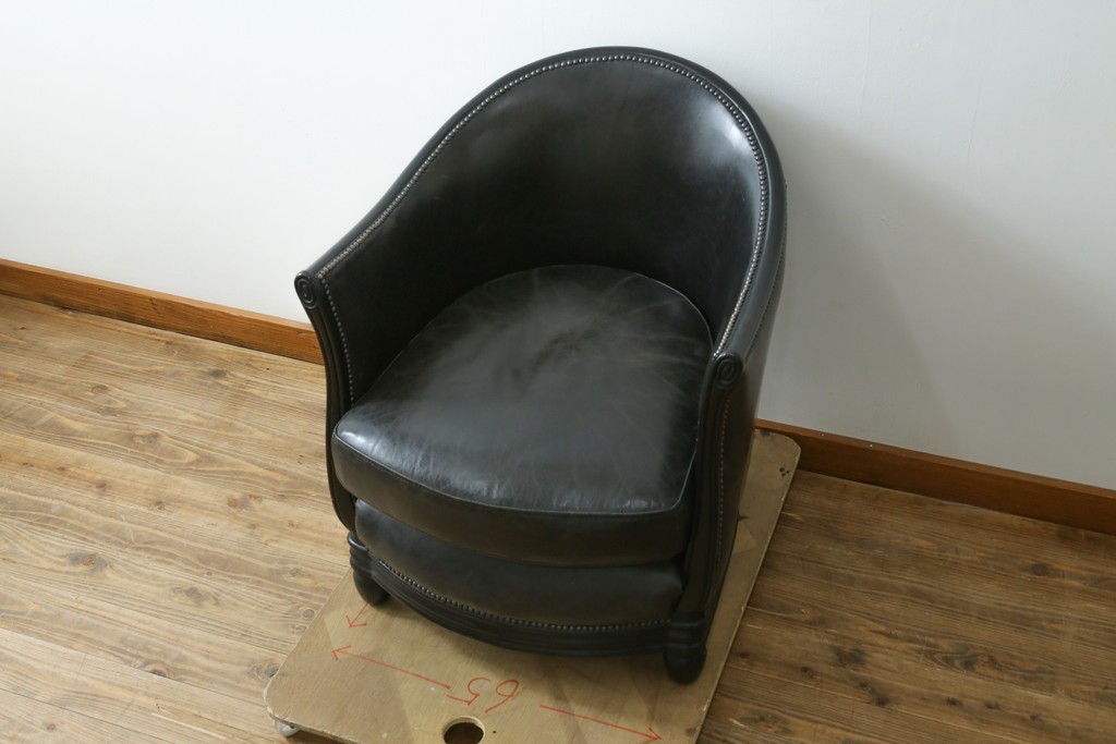 中古　美品　希少な廃番品　HALO(ハロ)　DECO TUB CHAIR(デコ タブ チェア)　身体を包み込むフォルムが魅力的なアームチェア　(R-089982)
