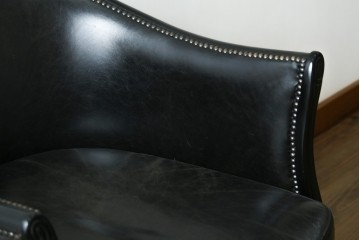 中古　美品　希少な廃番品　HALO(ハロ)　DECO TUB CHAIR(デコ タブ チェア)　身体を包み込むフォルムが魅力的なアームチェア　(R-089982)