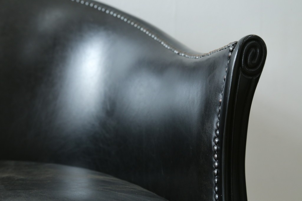 中古　美品　希少な廃番品　HALO(ハロ)　DECO TUB CHAIR(デコ タブ チェア)　身体を包み込むフォルムが魅力的なアームチェア　(R-089982)
