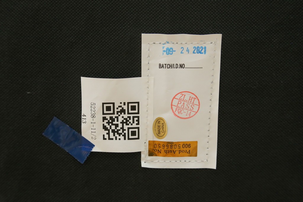 中古　美品　希少な廃番品　HALO(ハロ)　DECO TUB CHAIR(デコ タブ チェア)　身体を包み込むフォルムが魅力的なアームチェア　(R-089982)