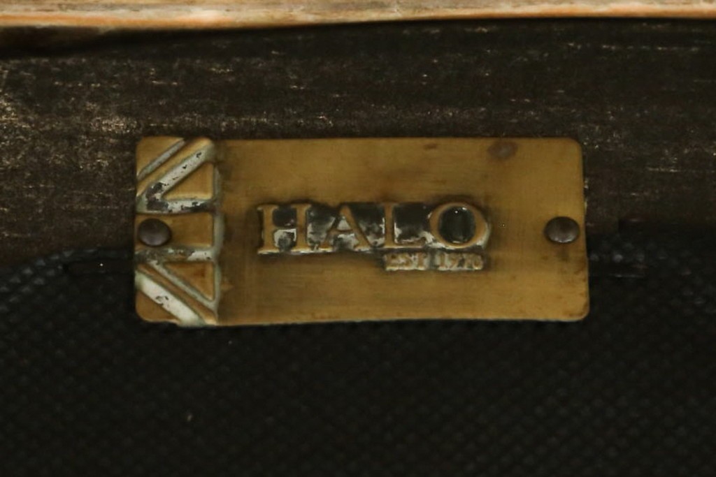 中古　美品　希少な廃番品　HALO(ハロ)　DECO TUB CHAIR(デコ タブ チェア)　身体を包み込むフォルムが魅力的なアームチェア　(R-089982)