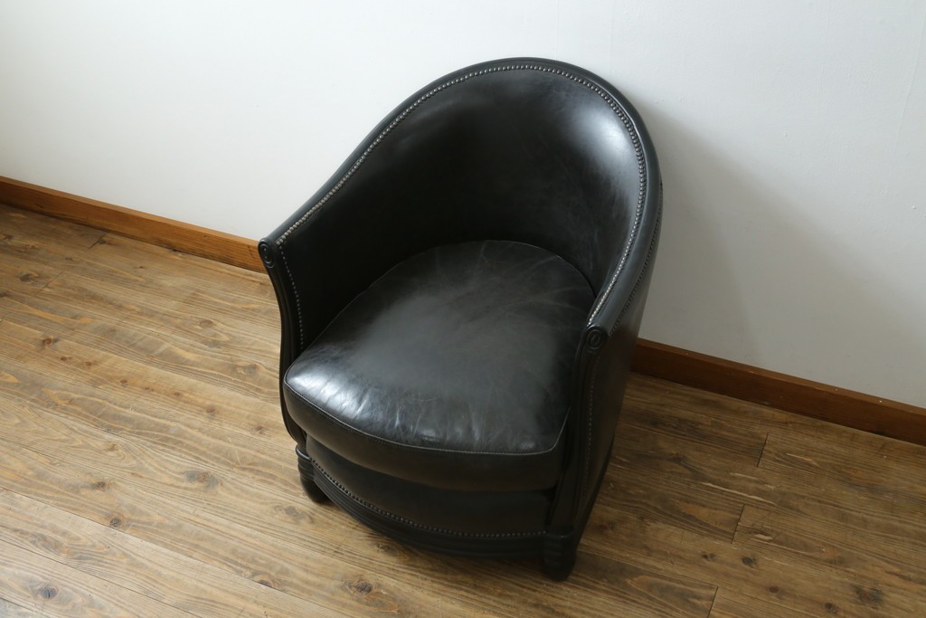 中古　美品　希少な廃番品　HALO(ハロ)　DECO TUB CHAIR(デコ タブ チェア)　身体を包み込むフォルムが魅力的なアームチェア　(R-089984)