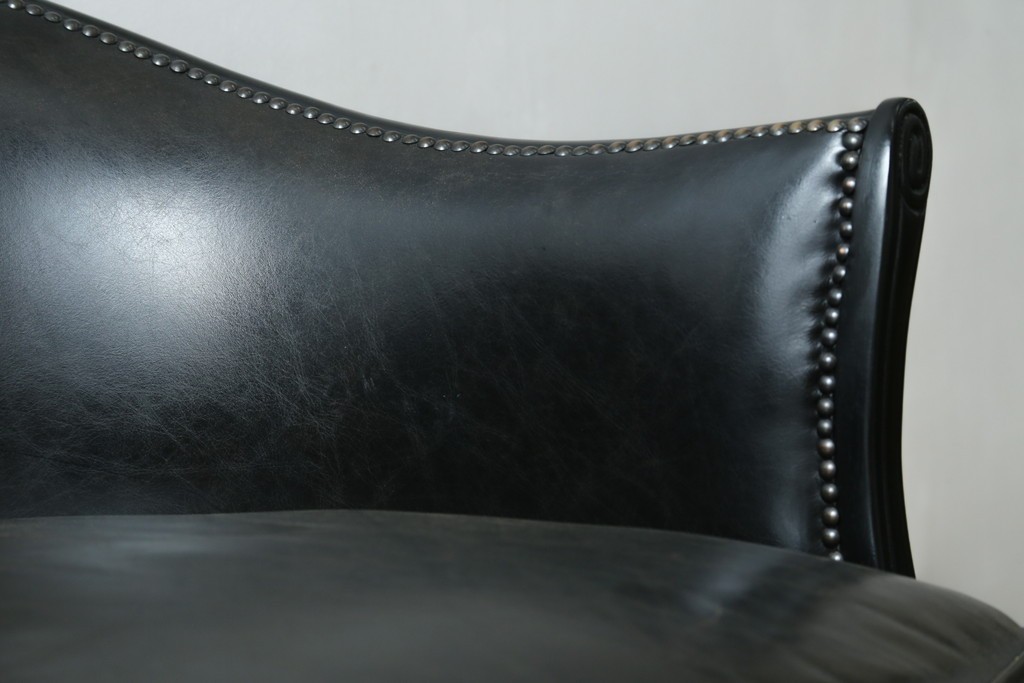 中古　美品　希少な廃番品　HALO(ハロ)　DECO TUB CHAIR(デコ タブ チェア)　身体を包み込むフォルムが魅力的なアームチェア　(R-089984)
